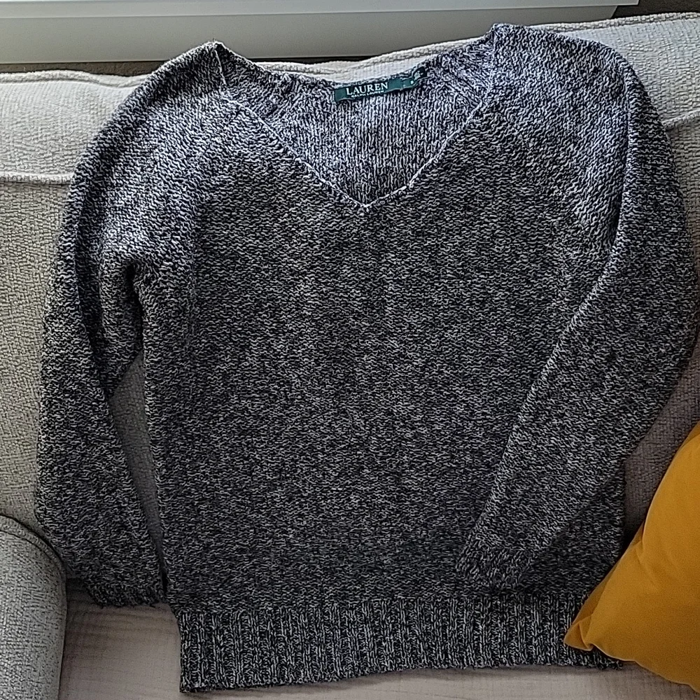 Lauren Ralph Lauren Gray Sweater - size S - Picture 3 of 7